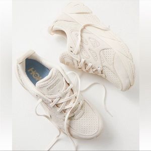 Brand New In Box HOKA Clifton Suede Sneakers IN W 6.5 US Eggnog